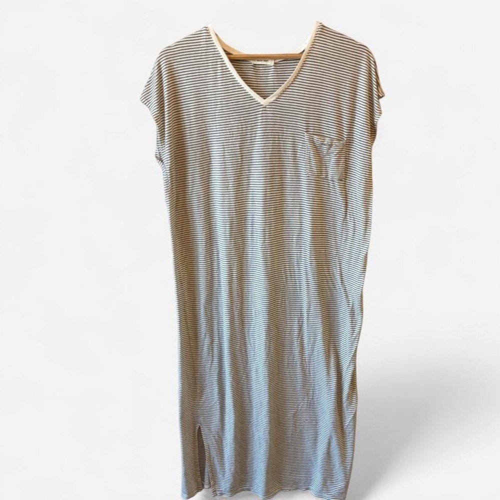 Mod Ref micro striped T Shirt Maxi dress with pocket detail. Size M